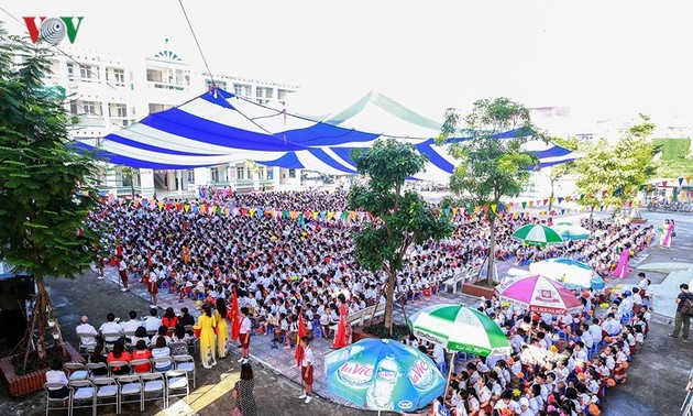 Более 23 млн вьетнамских школьников и студентов начали новый учебный год 