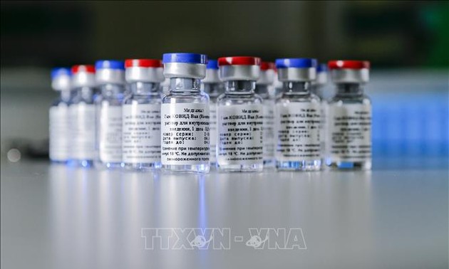 Первая партия вакцины от COVID-19 поставлена в Москву и регионы в эти выходные