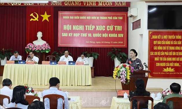 Председатель Нацсобрания Вьетнама Нгуен Тхи Ким Нган встретилась с избирателями города Кантхо 