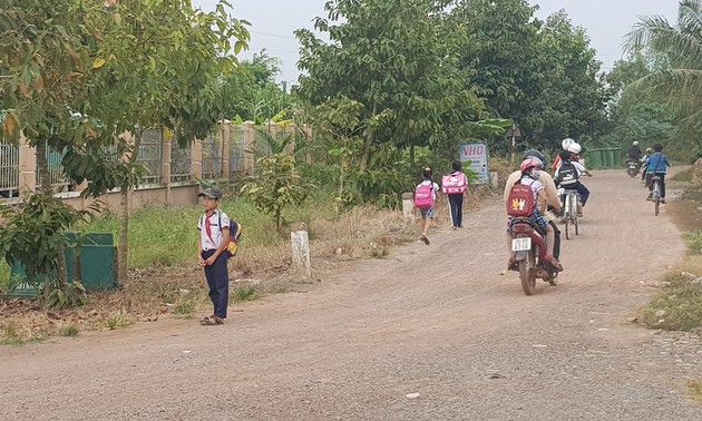 Крестьяне провинции Лонган отдали часть своей земли для прокладки дорог, соединяющих регионы