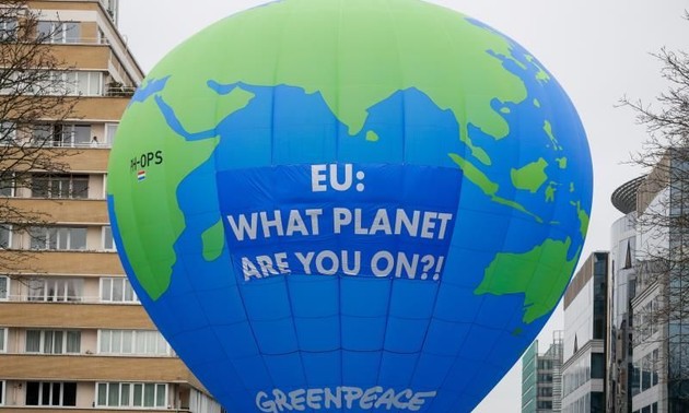 Саммит ЕС утвердил задачу по сокращению к 2030 году углеродных выбросов на 55%