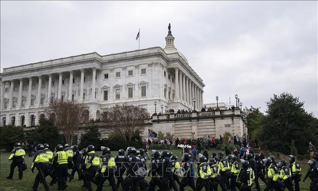 Предъявлены обвинения 55 лицам в связи с беспорядками в Вашингтоне