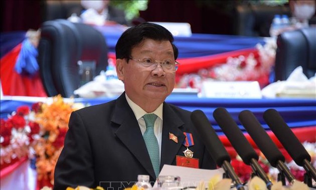 Руководители Партии, Государства и Парламента Вьетнама поздравили руководителей Народно-революционной партии Лаоса 