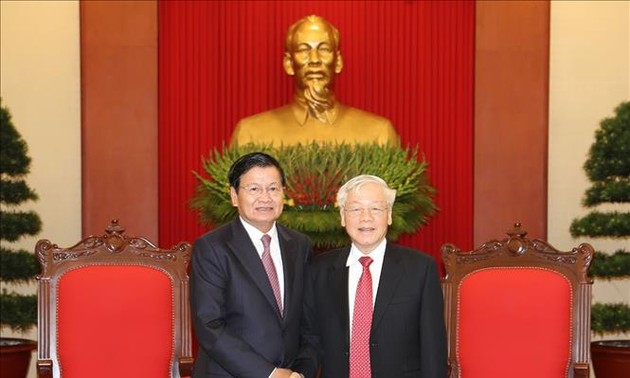 Вьетнам и Лаос укрепляют двусторонние отношения особой солидарности