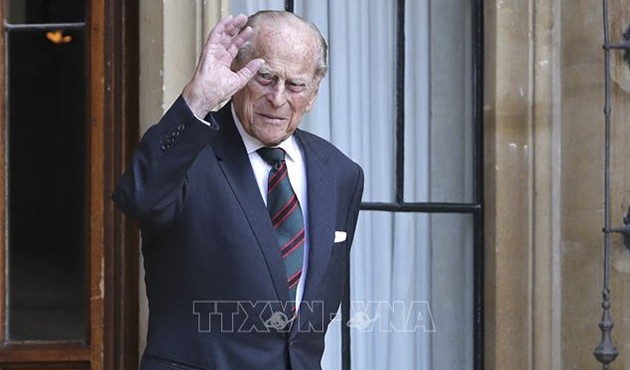  В Великобритании объявлен траур из-за смерти принца Филиппа