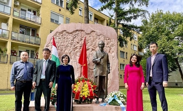 В Венгрии Вьетнам и президент Хо Ши Мин являются символами мира, независимости и свободы 