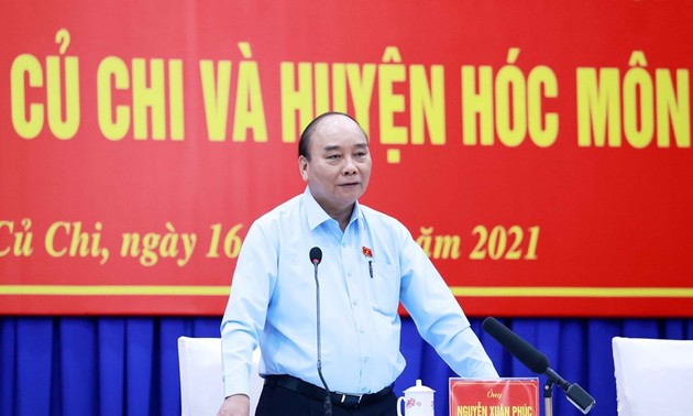 Президент Вьетнама Нгуен Суан Фук встретился с избирателями города Хошимин