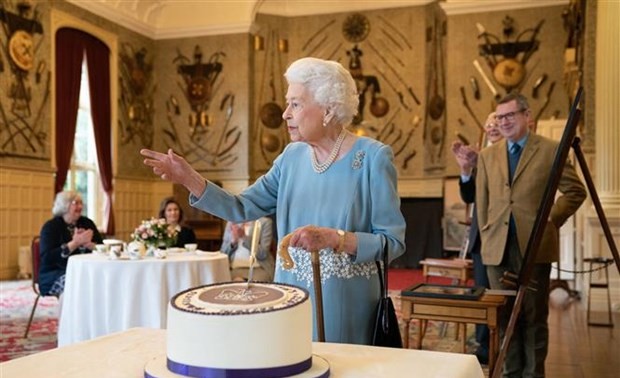 Королева Великобритании Елизавета Вторая празднует 70-летие  правления