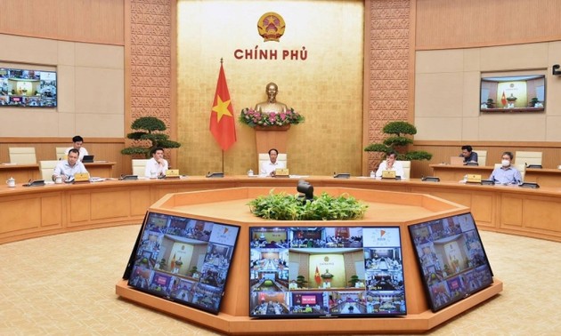 Вице-премьер Ле Ван Тхань: необходимо поставить превыше всего национальные интересы при реализации 8-го проекта планирования электроснабжения 