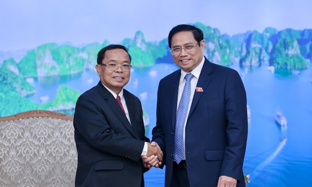 Премьер-министр Фам Минь Тинь отметил особенность вьетнамо-лаосских отношений 