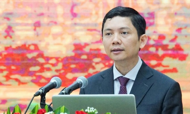 Генсек ЦК КПВ Нгуен Фу Чонг председательствовал на заседании Политбюро ЦК КПВ по применению дисциплинарных взысканий к нарушителям партийной дисциплины
