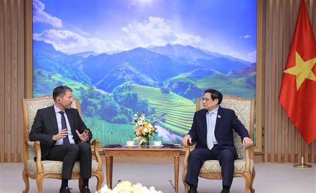 Премьер-министр Фам Минь Тинь: Корпорация Adidas внесла активный вклад в развитие вьетнамской экономики