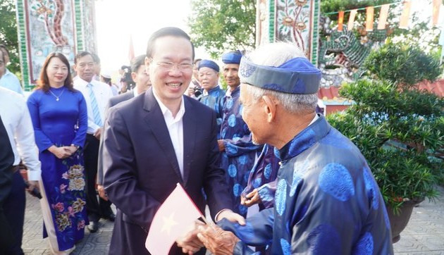 Постоянный секретарь ЦК КПВ Во Ван Тхыонг принял участие в Празднике всенародного единства в Хюэ