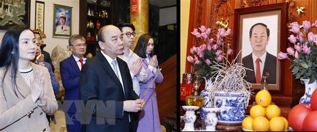 Президент Нгуен Суан Фук навестил семьи покойных президентов страны