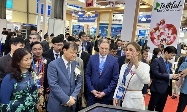 В Ханое открылась международная торгово-промышленная выставка Vietnam Expo 2023.