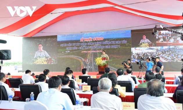 Премьер-министр принял участие в церемонии начала первого этапа проекта строительства высокоскоростной автомагистрали Тяудок-Кантхо-Шокчанг  