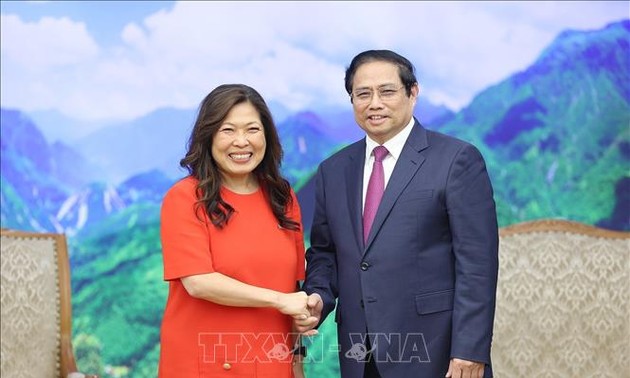 Премьер-министр Фам Минь Тинь принял министра экономического развития и международной торговли Канады и посла Таиланда 