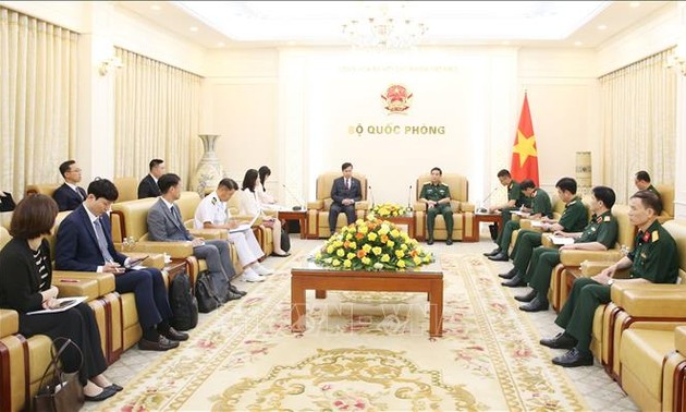 Министр обороны Фан Ван Зянг принял заместителя министра обороны Южной Кореи Ким Сон Хо
