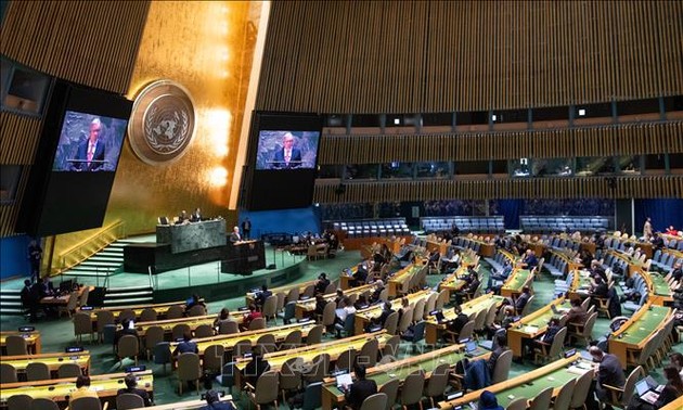 ГА ООН приняла резолюцию с признанием права палестинцев на членство в организации       