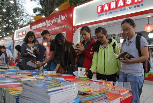 第9次胡志明市图书节吸引100多万人次观众前来参观