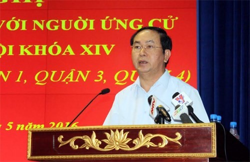 越南国家主席陈大光与胡志明市选民接触