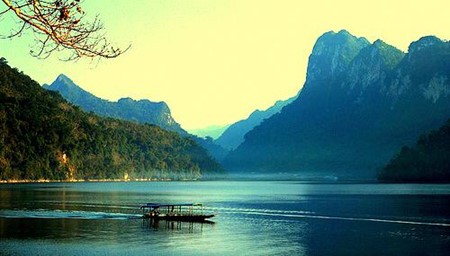 坐落在山腰上的越南最大淡水湖——三海湖