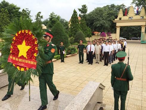 柬埔寨首相洪森参观同奈省第125团遗迹区
