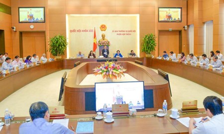 越南第十四届国会常委会第七次会议开幕