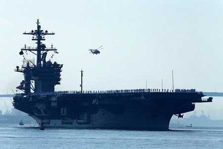 美国和日本在太平洋举行联合军演