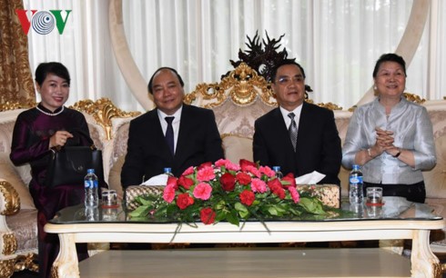 阮春福圆满结束对柬埔寨和老挝的访问