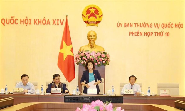 越南国会常务委员会第十次会议举行