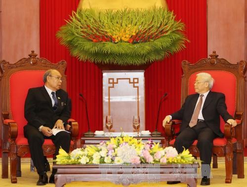 阮富仲会见缅甸联邦议会议长兼民族院议长曼温凯丹