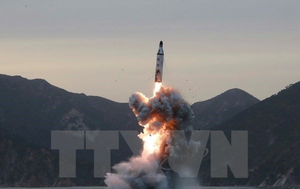 朝鲜宣布成功试射新型地对地中远程弹道导弹