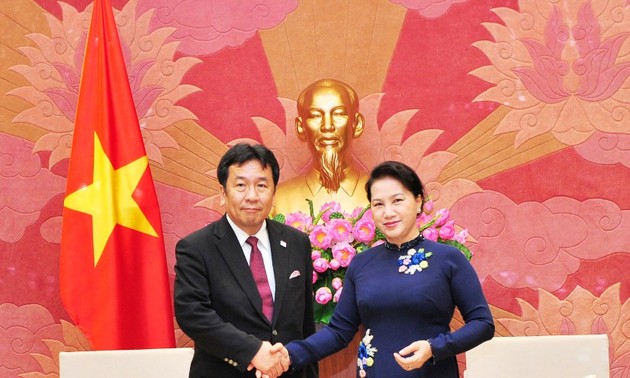 越南希望更全面和务实发展与日本的关系