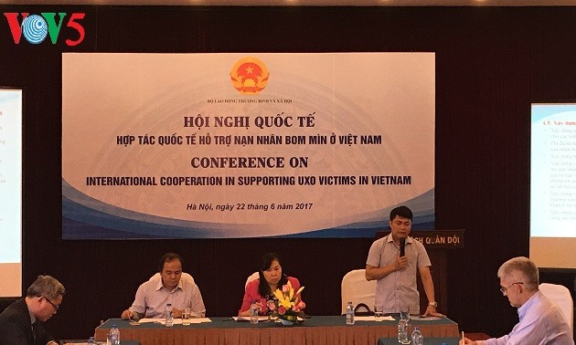 国际合作帮助越南地雷受害者