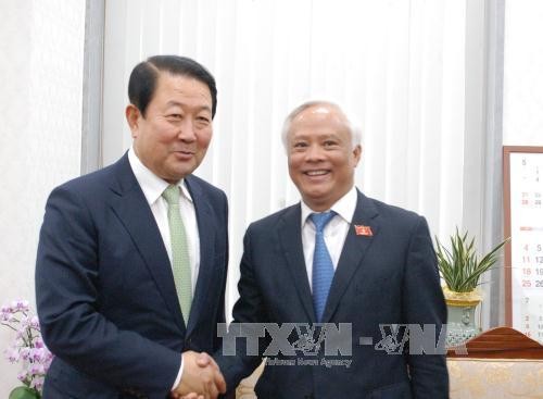 越南国会副主席汪朱刘访问韩国