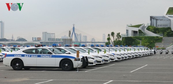 越南公安部交警局举行出征仪式决心确保2017年APEC领导人会议周期间交通安全