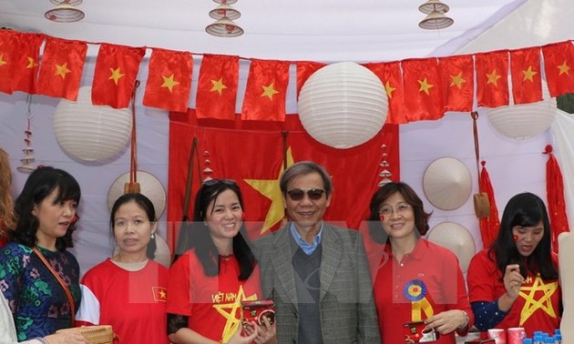 越南参加印度国际慈善义卖会