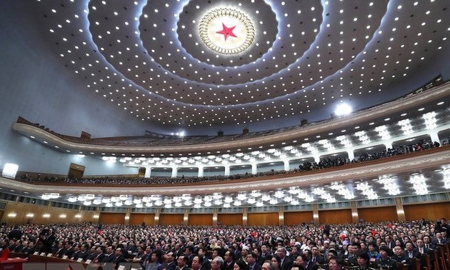 中国十三届全国人大一次会议通过国务院任职人选提名