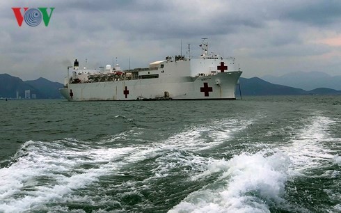 美国USNS Mercy号医院船参加在芽庄举行的太平洋伙伴计划