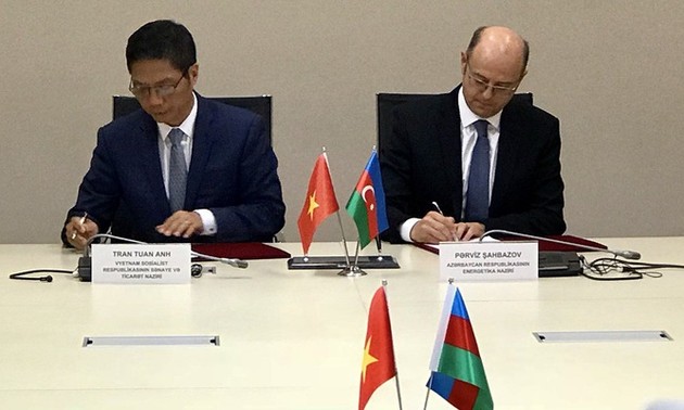 越南和阿塞拜疆政府间联合委员会第二次会议圆满闭幕
