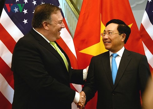 范平明与美国国务卿蓬佩奥举行会谈