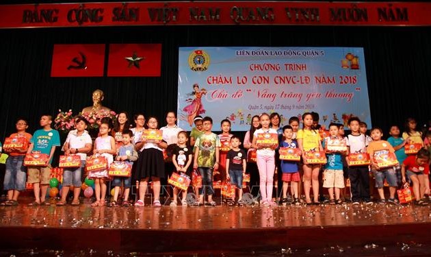 越南各地为儿童举行各种迎中秋活动