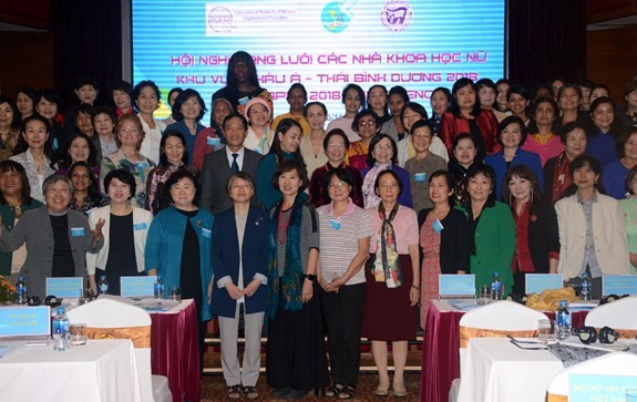 亚太地区女科学家网络会议在河内举行