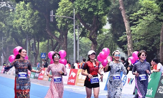 2018年河内遗产国际马拉松赛在河内举行