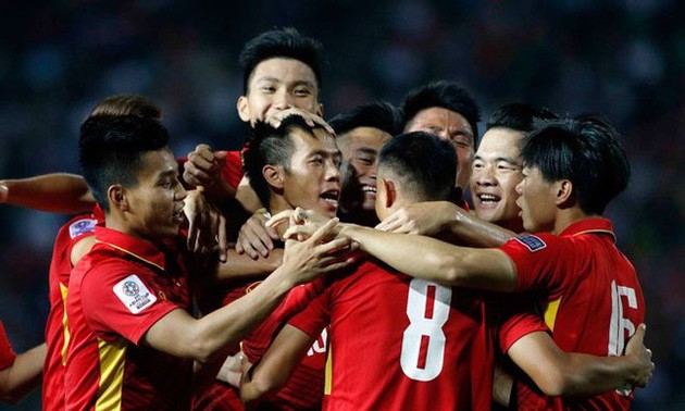 越南足球队在东南亚地区排名首位 