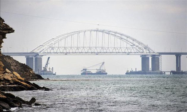 俄乌紧张：俄罗斯增加在刻赤海峡部署的舰艇数量