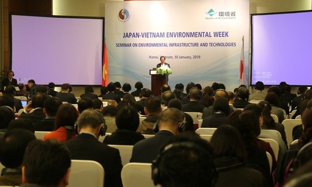 越南和日本环保技术与基础设施研讨会举行