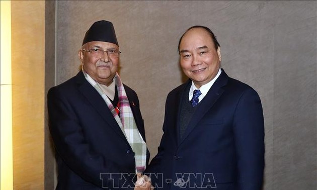 越南政府总理阮春福会见尼泊尔总理奥利
