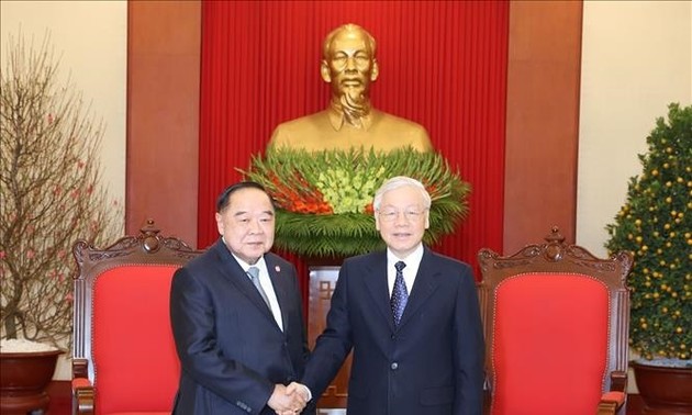 越共中央总书记、国家主席阮富仲会见泰国副总理兼国防部长巴维
